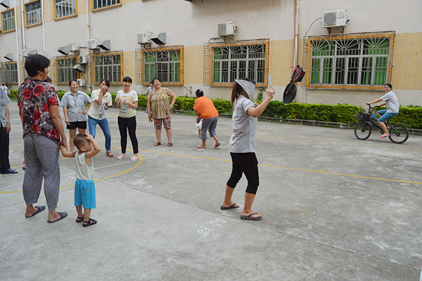 中秋游園(瞎子敲鑼) 中秋游園(瞎子敲鑼)